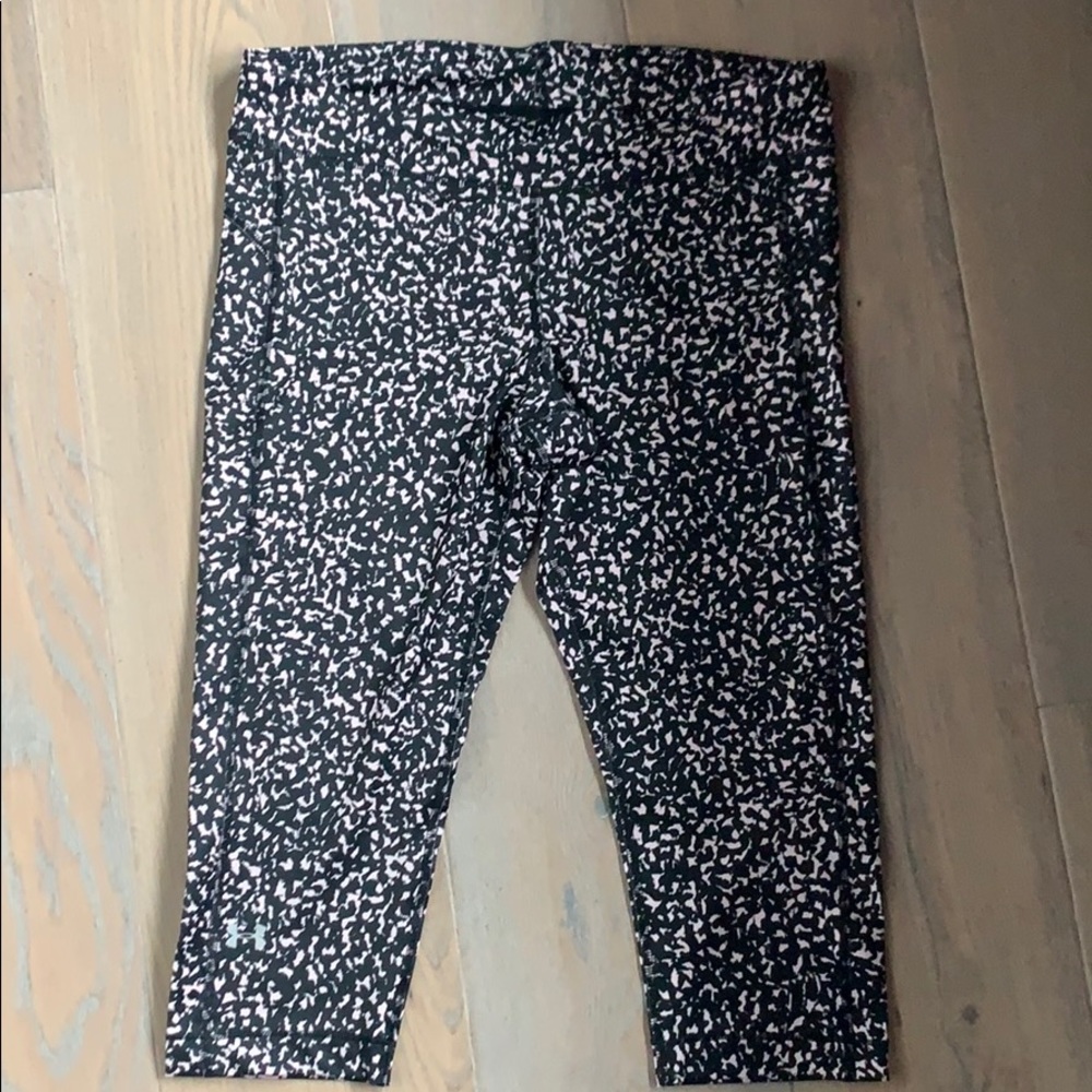 NWOT Under Armour Cropped Leggings